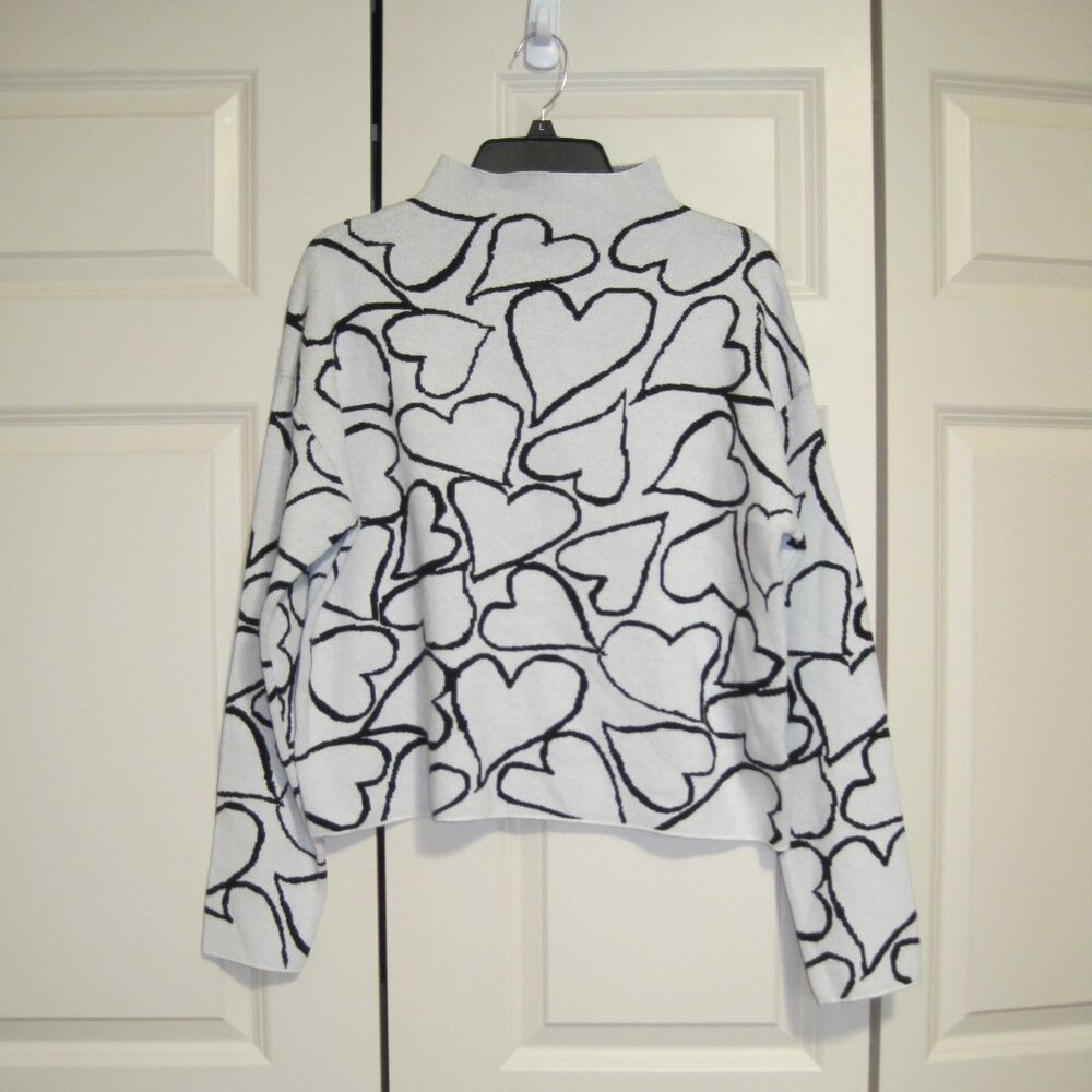 Tahari White and Black Heart Pattern Turtleneck Sweater